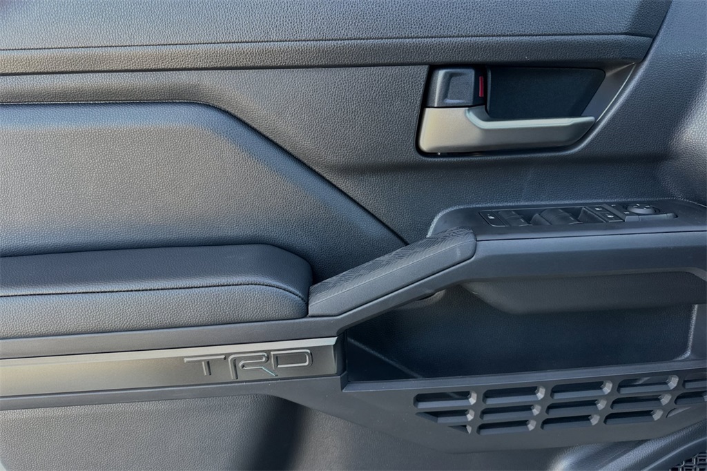 Vehicle image 8 of 22