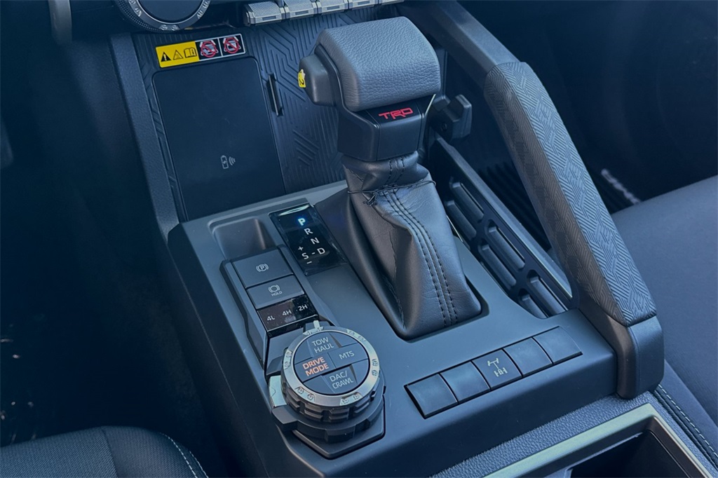 Vehicle image 17 of 22