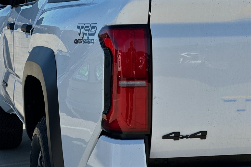 Vehicle image 20 of 22