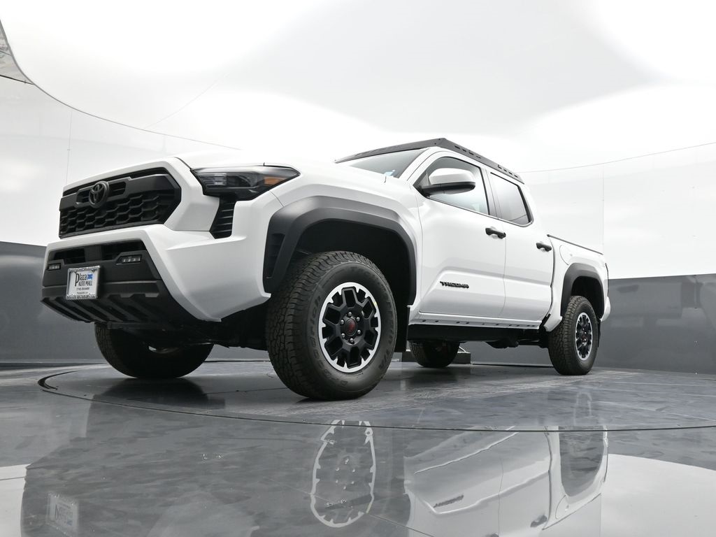 2024 Toyota Tacoma Limited Image 4 of 46