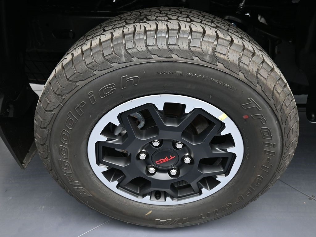 2024 Toyota Tacoma Limited Image 33 of 46