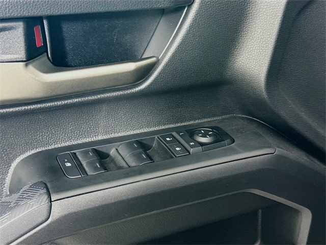 Vehicle image 17 of 41