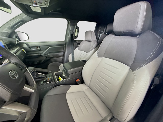 Vehicle image 21 of 41