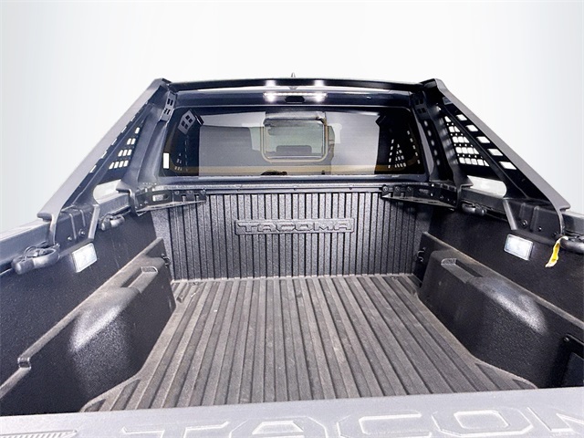 Vehicle image 25 of 41