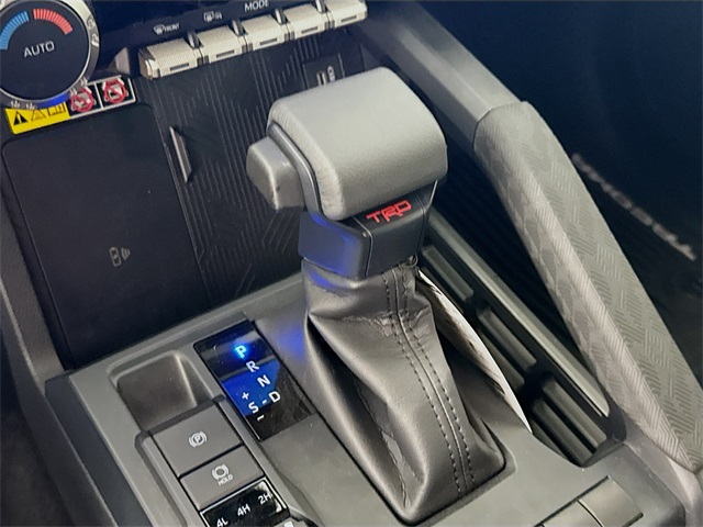 Vehicle image 16 of 41