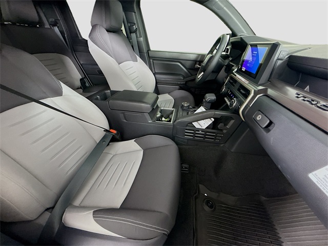 Vehicle image 27 of 41