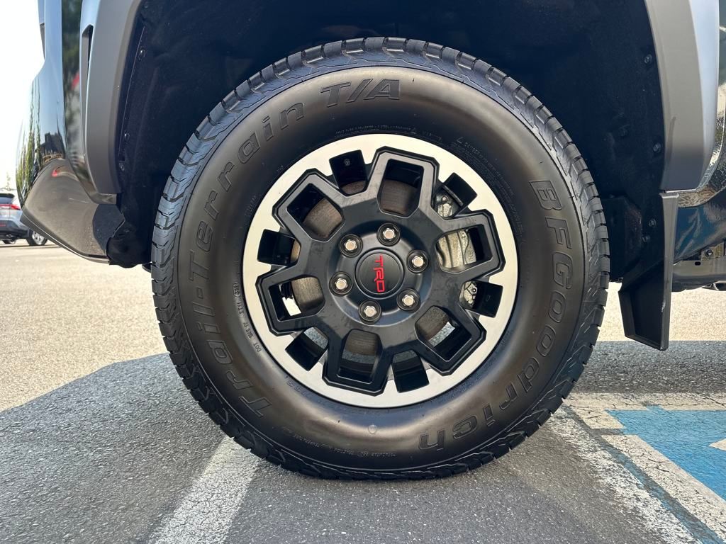 Vehicle image 28 of 29