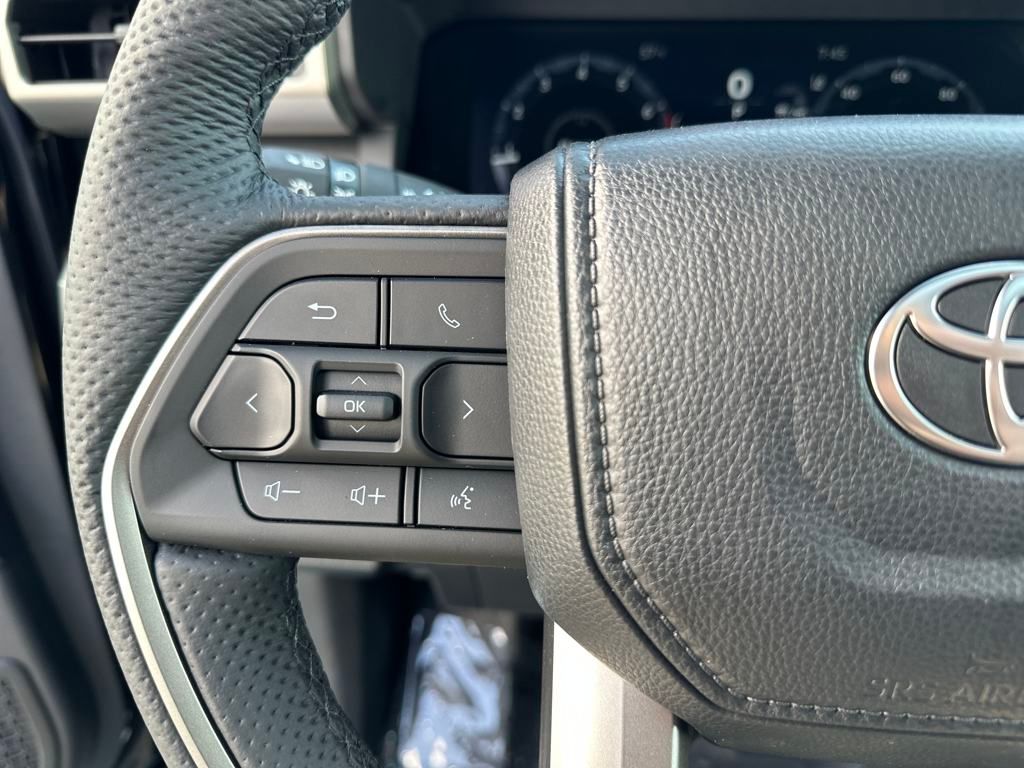 Vehicle image 19 of 29