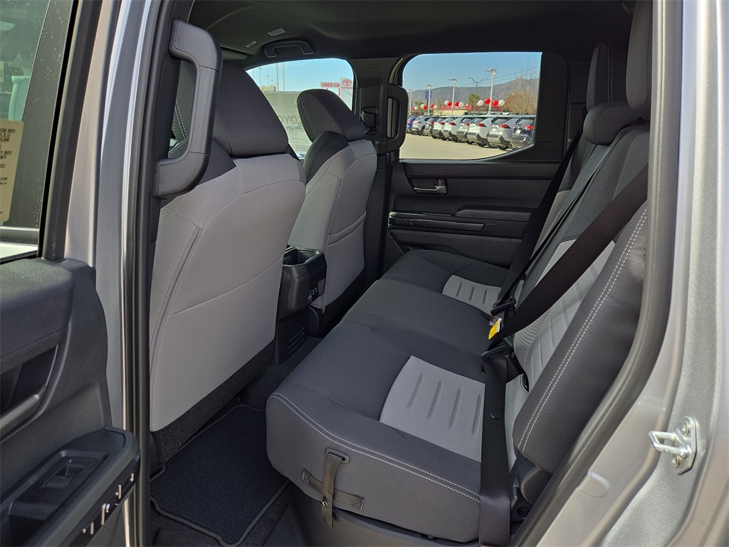 Vehicle image 7 of 12