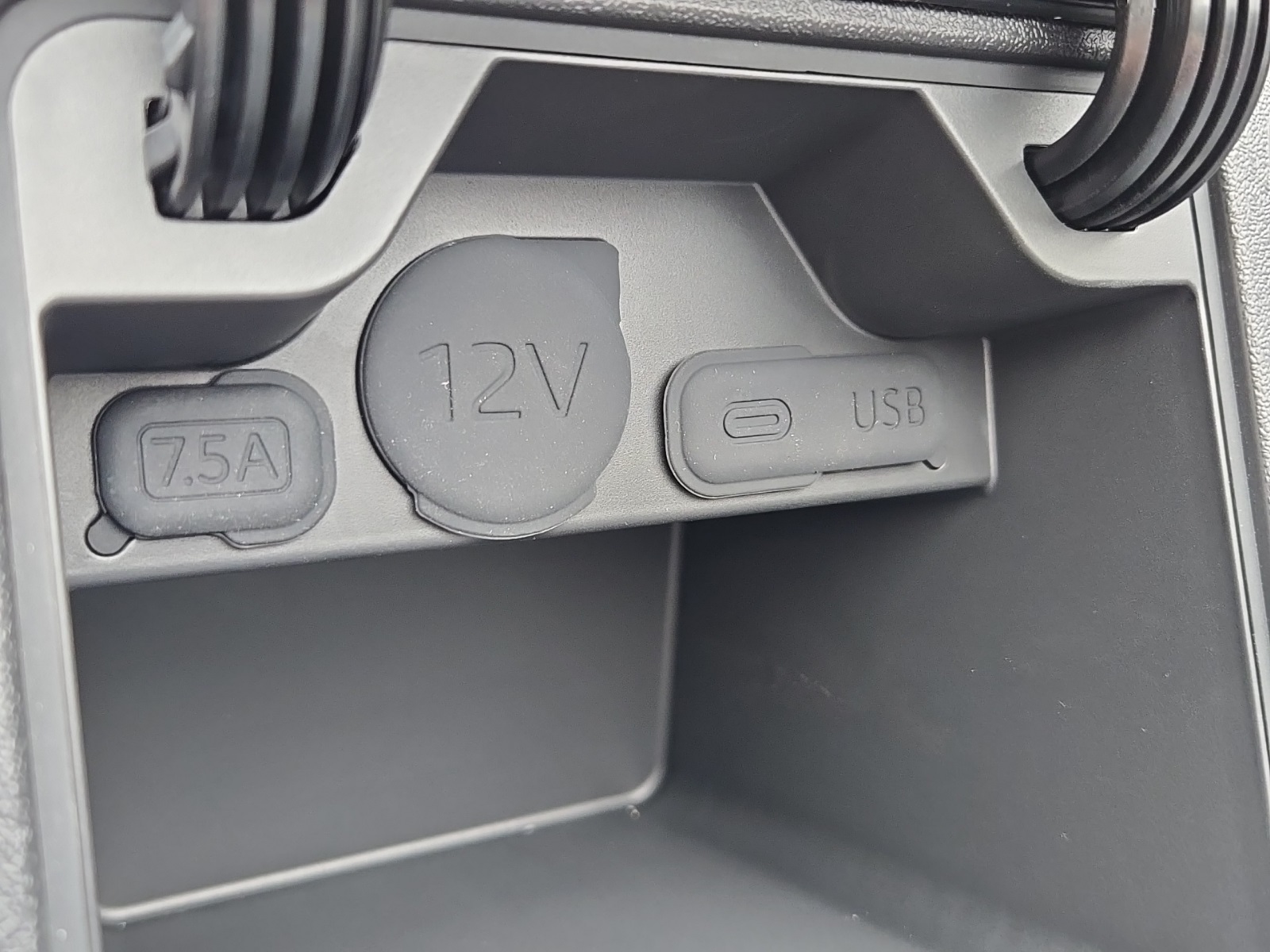 Vehicle image 14 of 49
