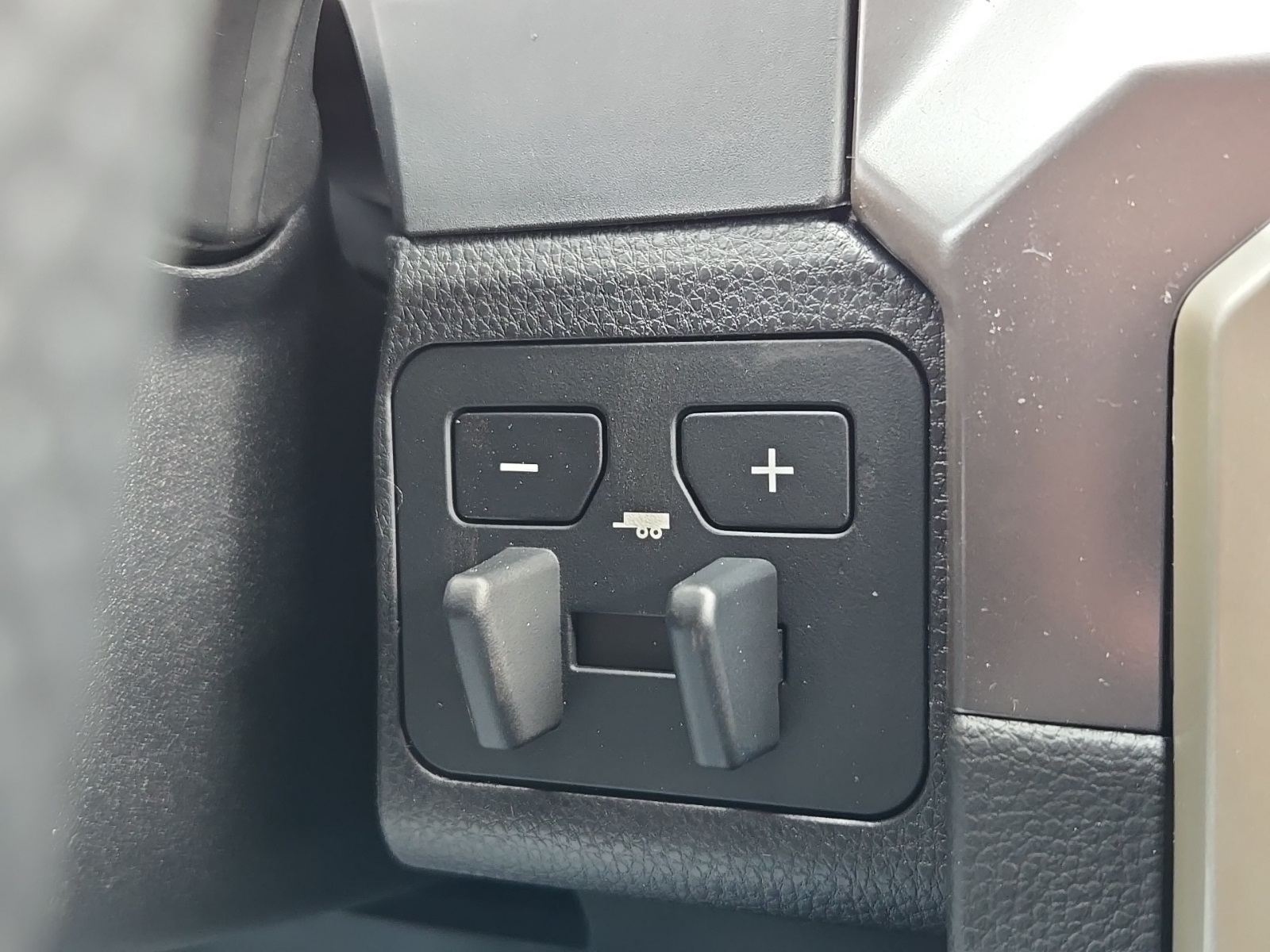 Vehicle image 46 of 49