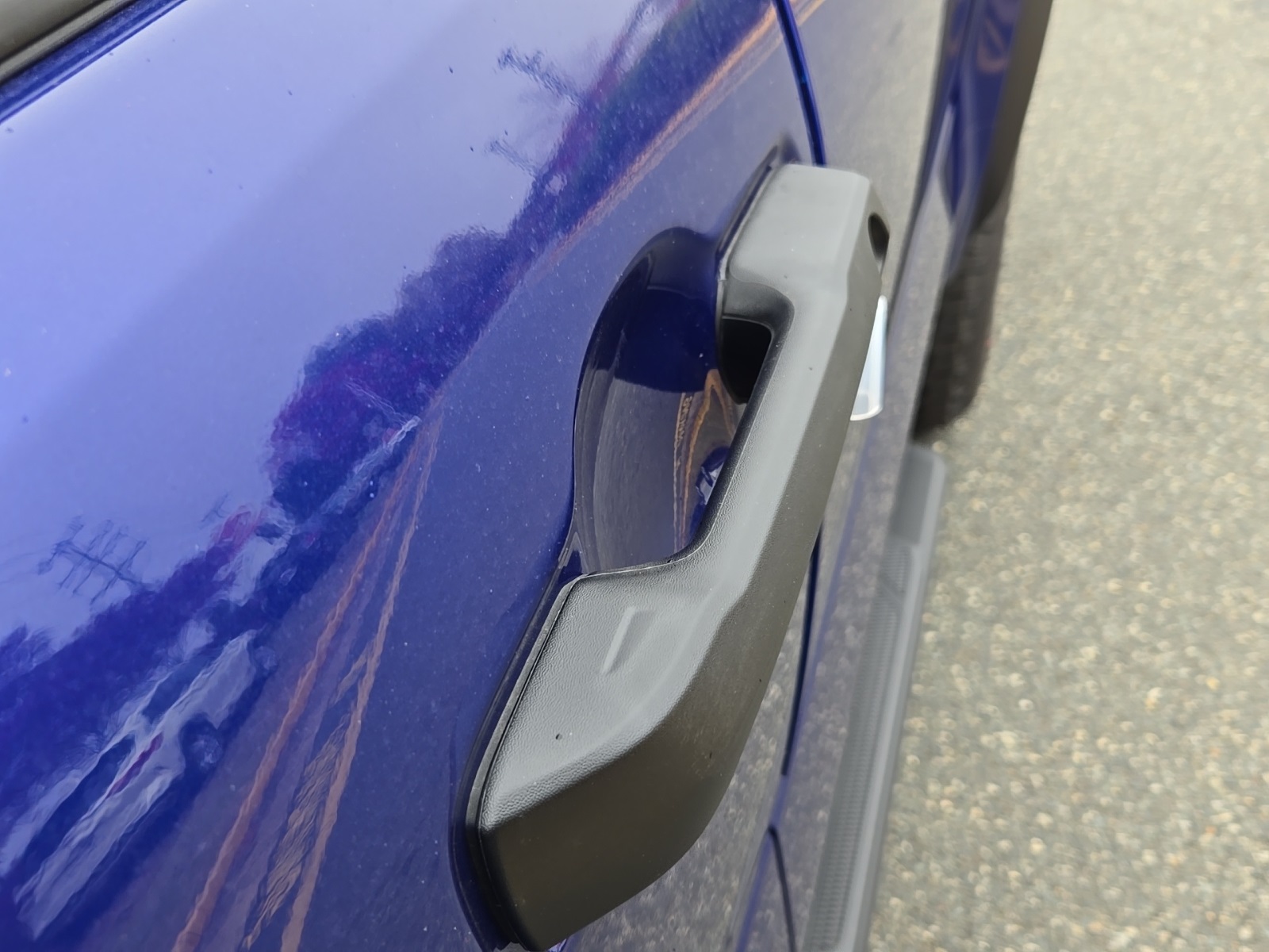 Vehicle image 18 of 49
