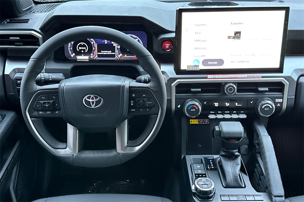 Vehicle image 11 of 22