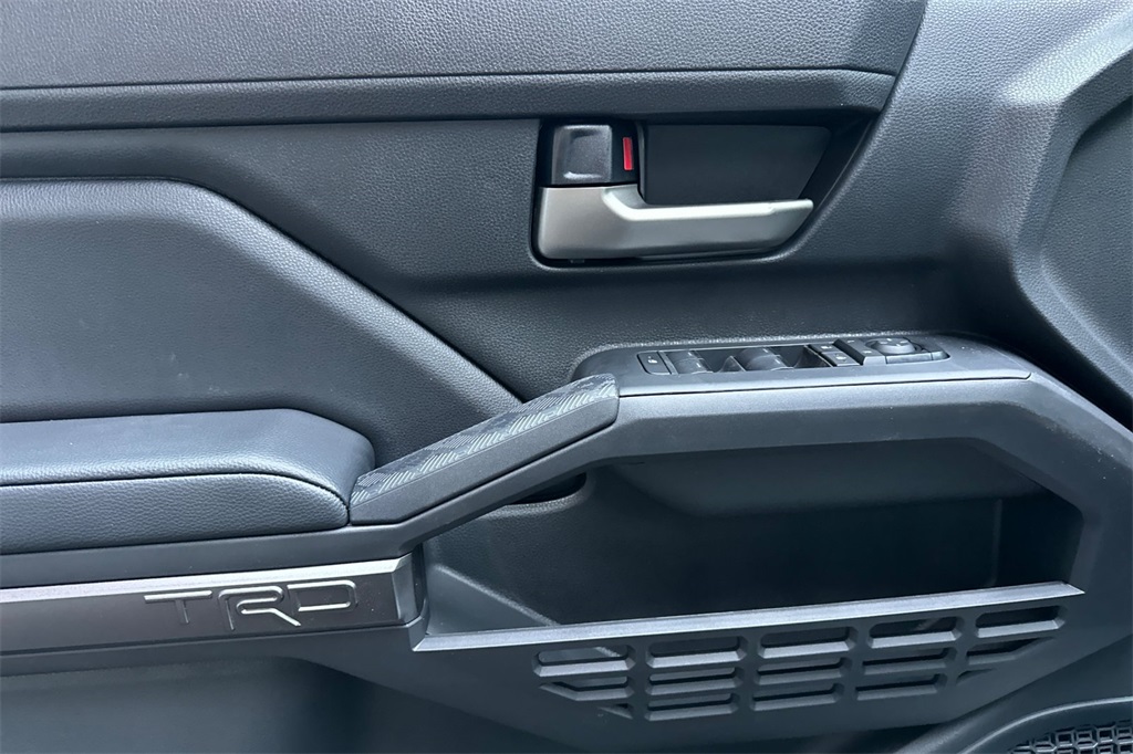 Vehicle image 8 of 22