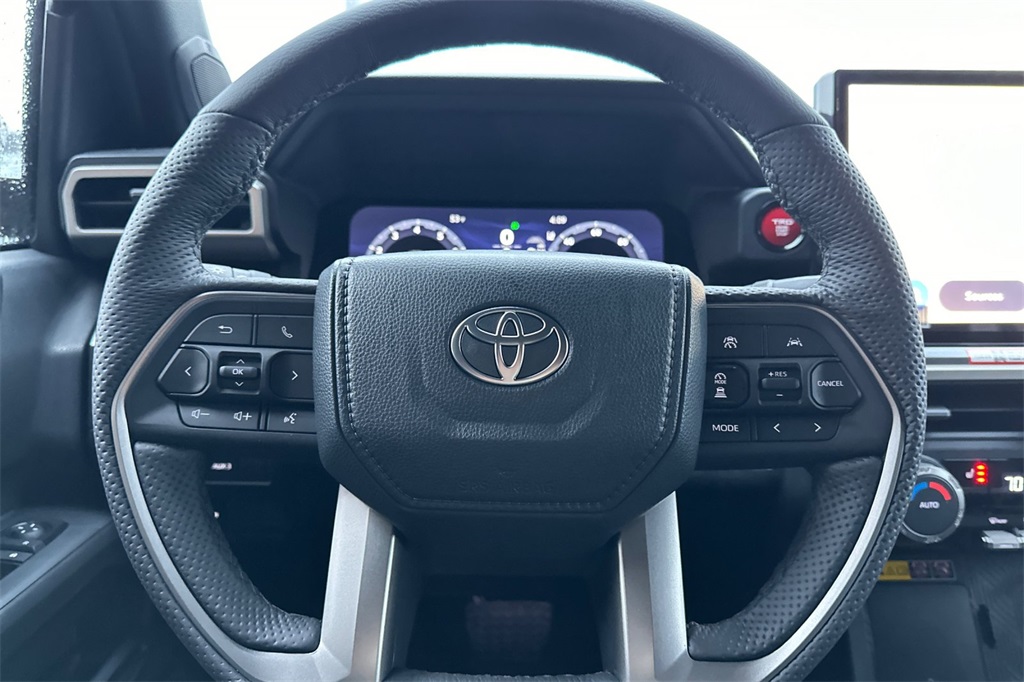Vehicle image 19 of 22
