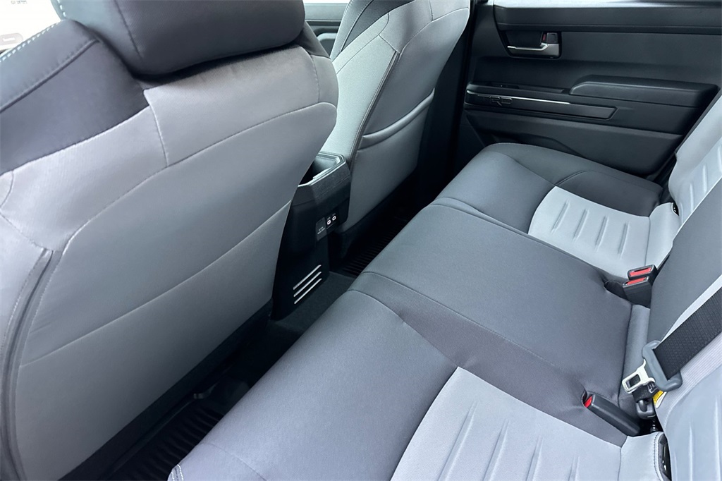Vehicle image 9 of 22