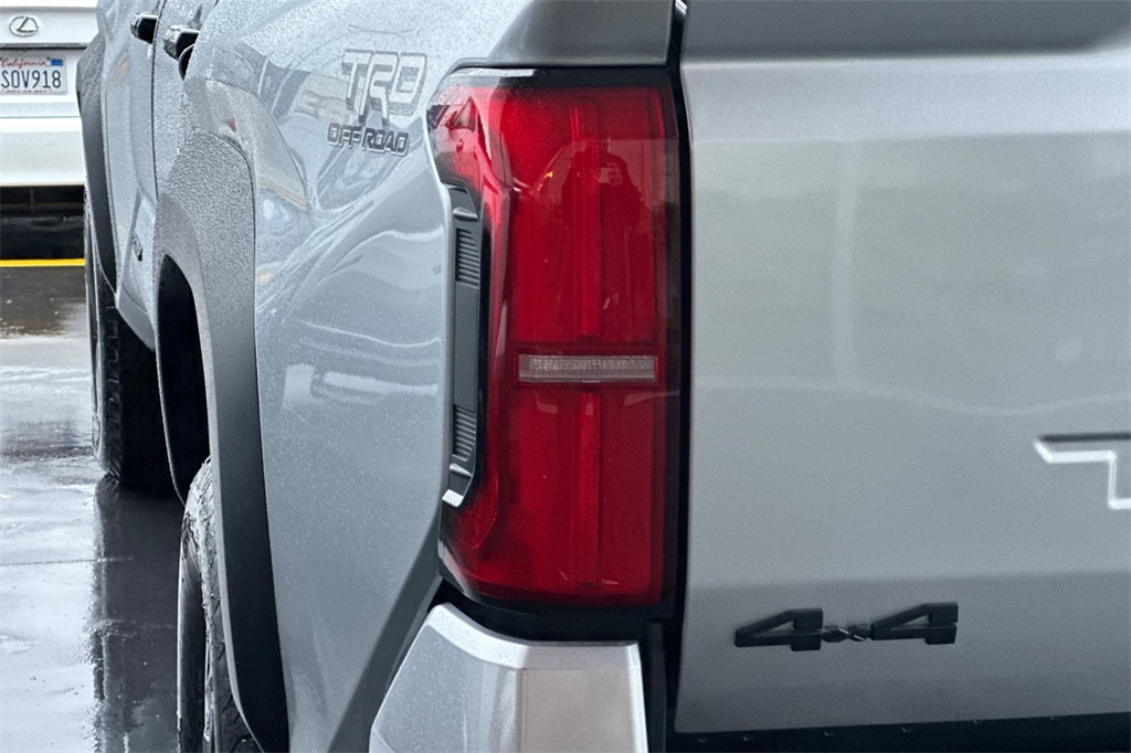 Vehicle image 20 of 22