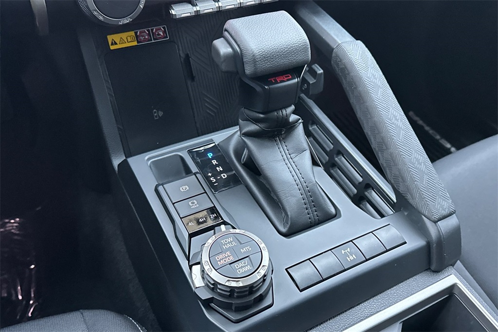 Vehicle image 17 of 22