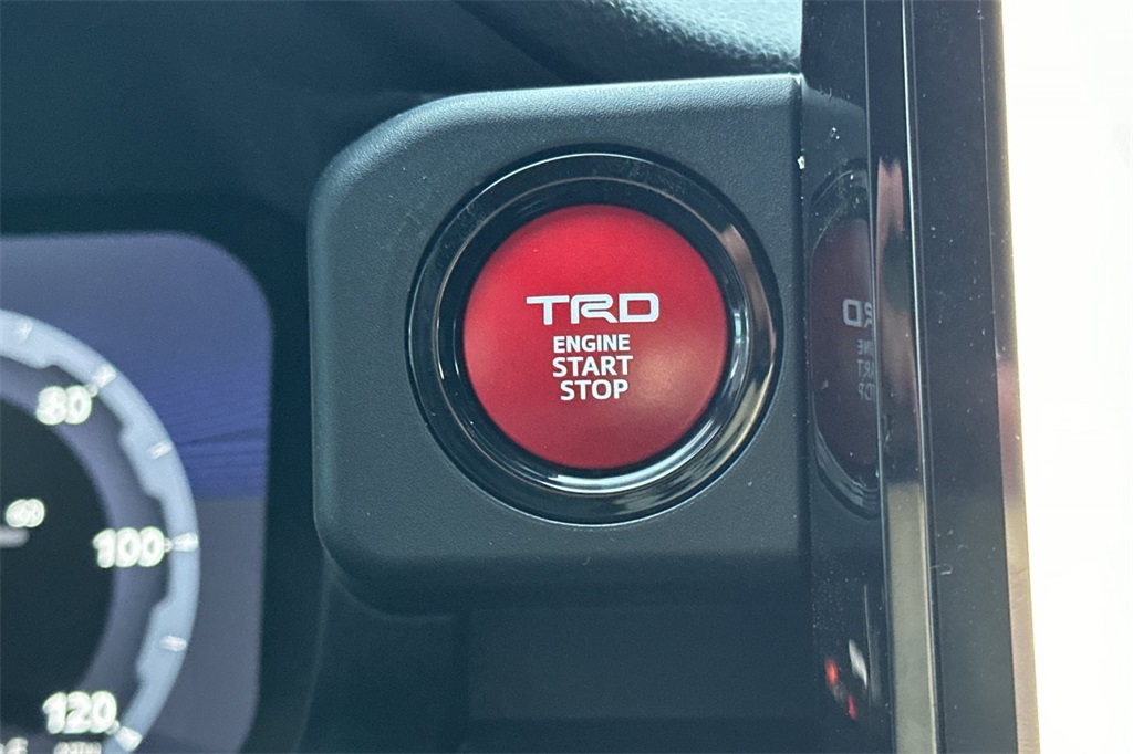 Vehicle image 18 of 22