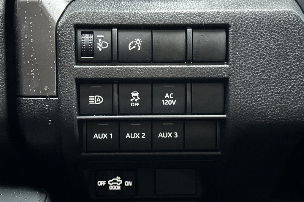Vehicle image 21 of 22
