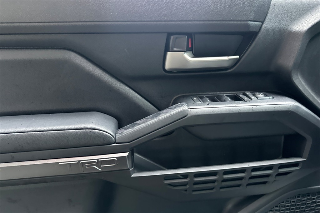 Vehicle image 8 of 22
