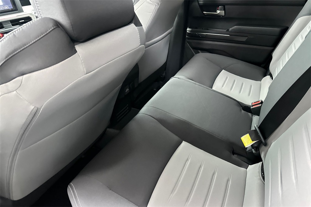 Vehicle image 9 of 22