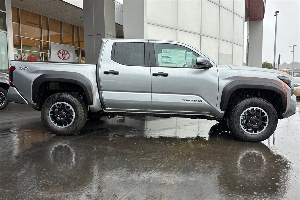 Vehicle image 4 of 22