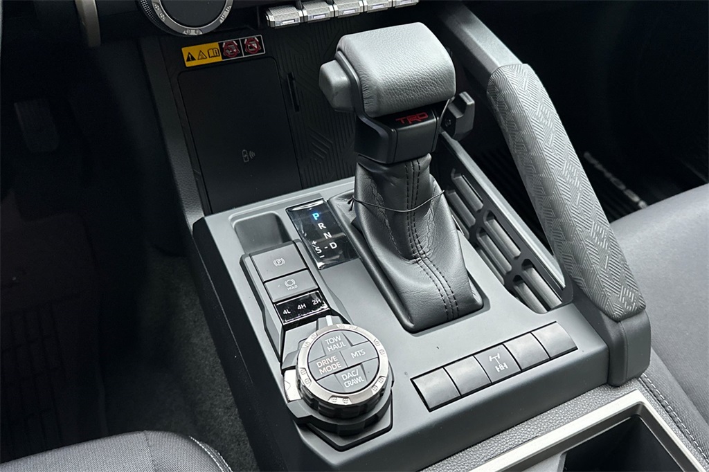 Vehicle image 17 of 22
