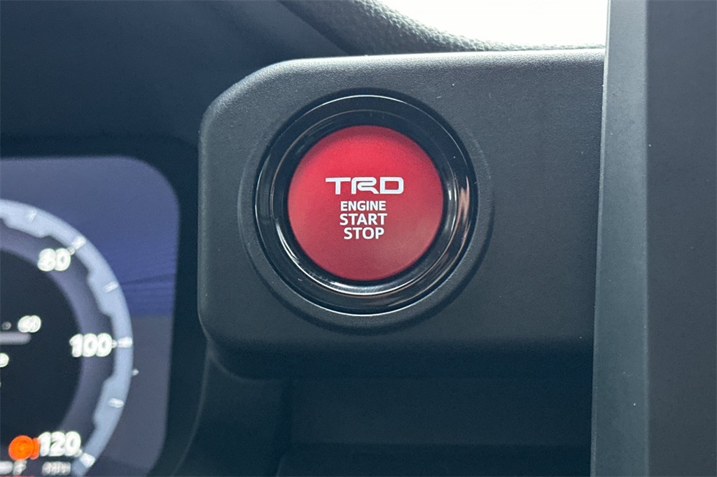 Vehicle image 18 of 22