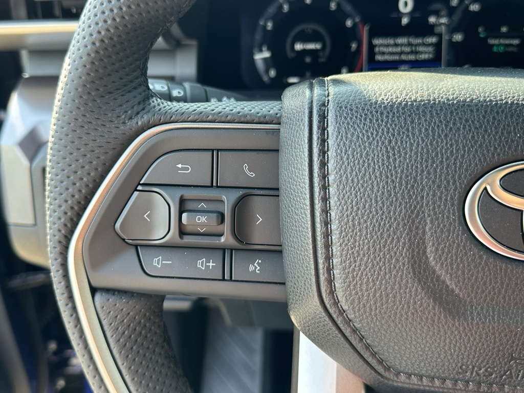 Vehicle image 20 of 28