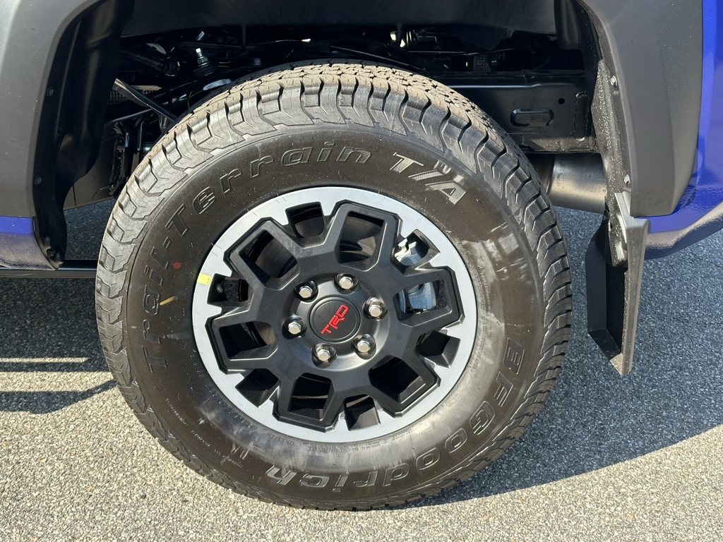 Vehicle image 12 of 28