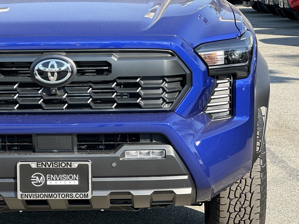 Vehicle image 9 of 28
