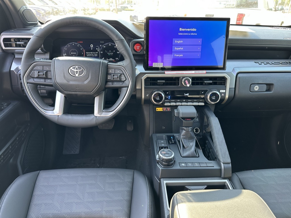 Vehicle image 27 of 28
