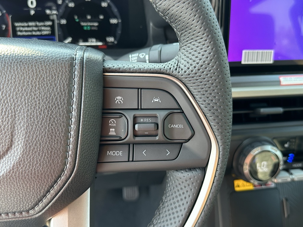 Vehicle image 21 of 28