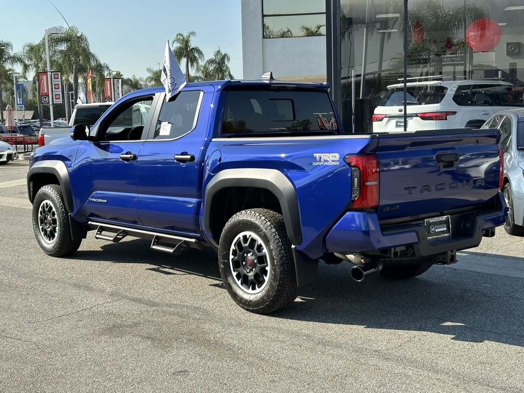 Vehicle image 8 of 28