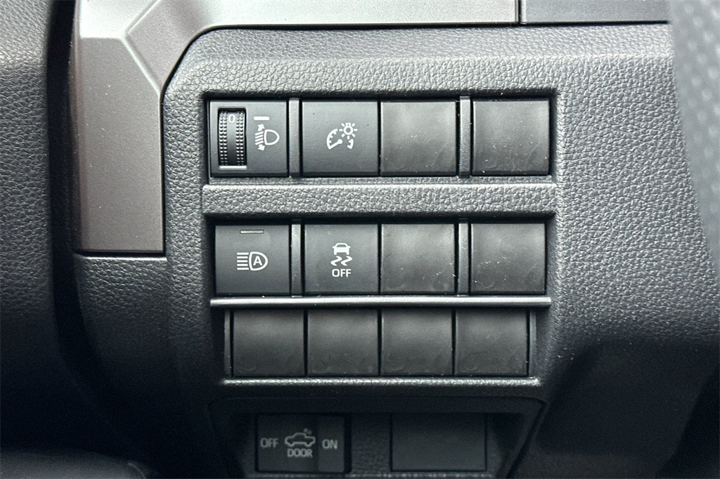 Vehicle image 21 of 22