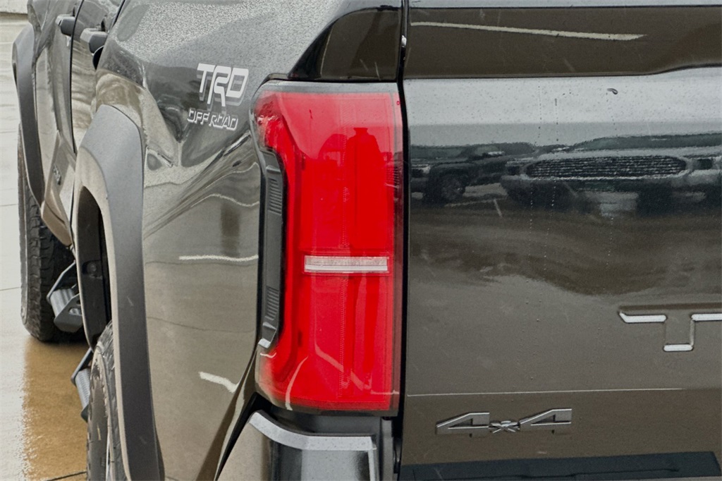 Vehicle image 20 of 22