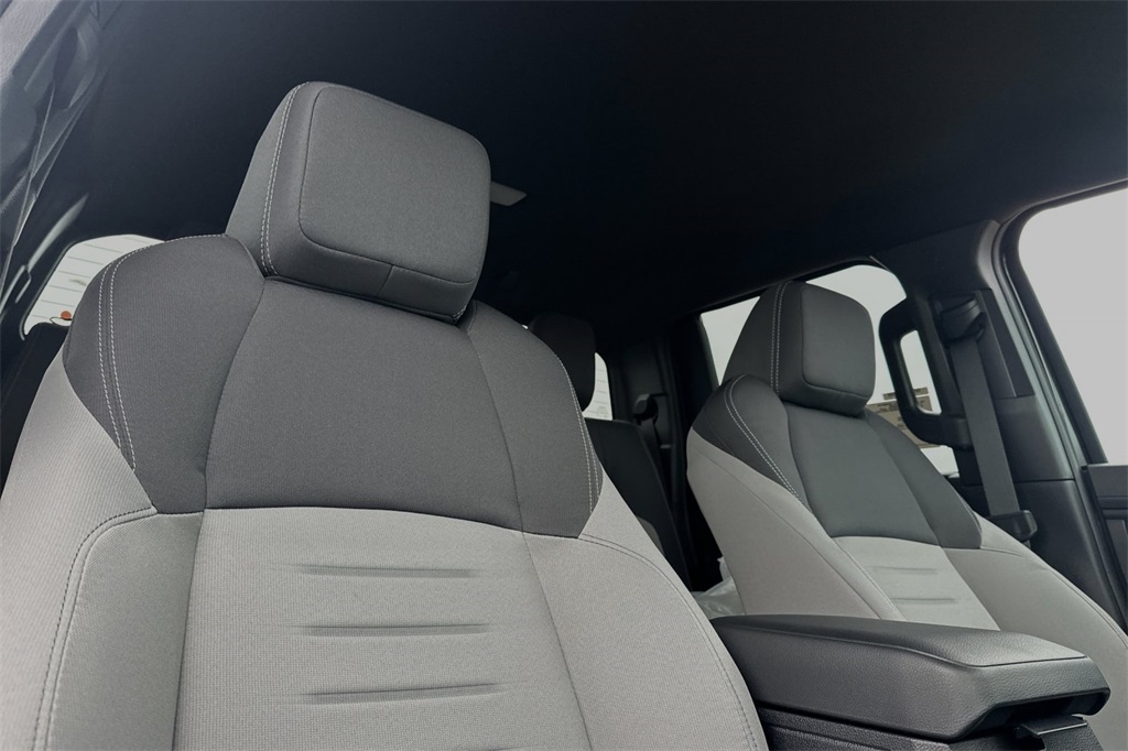 Vehicle image 13 of 22