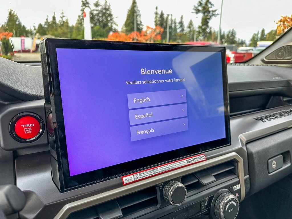 Vehicle image 17 of 22