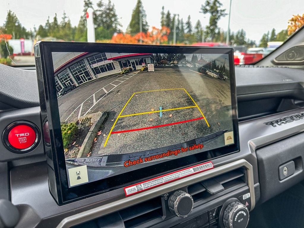 Vehicle image 18 of 22
