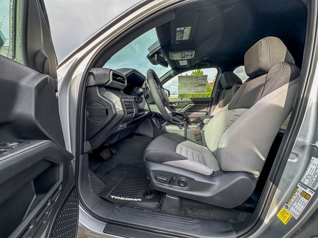 Vehicle image 14 of 22