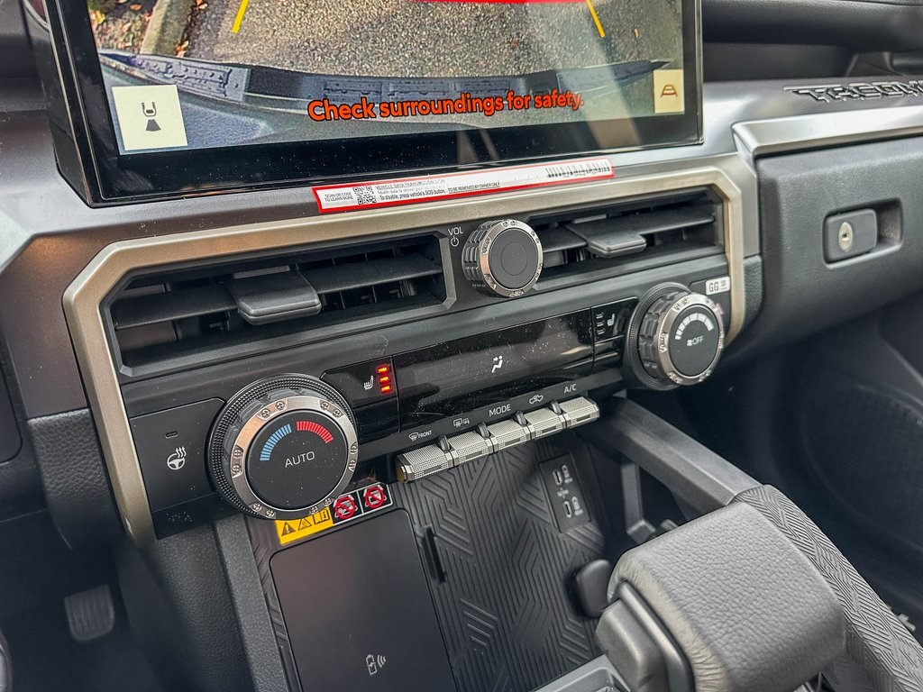 Vehicle image 19 of 22