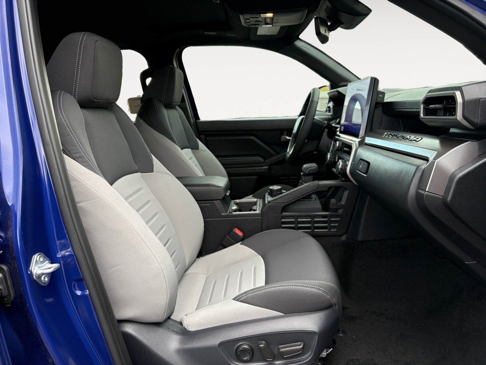 Vehicle image 15 of 25