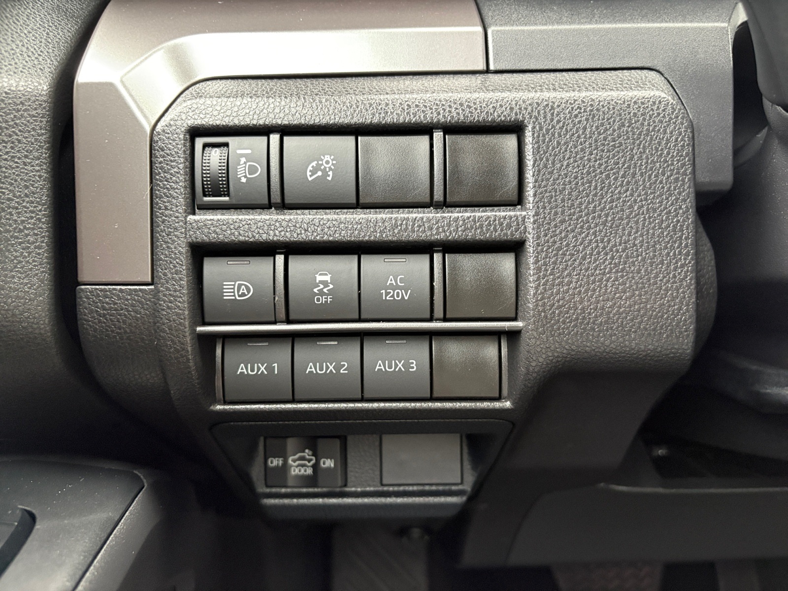 Vehicle image 24 of 25