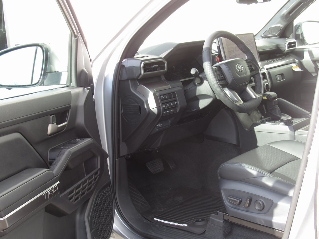Vehicle image 13 of 40