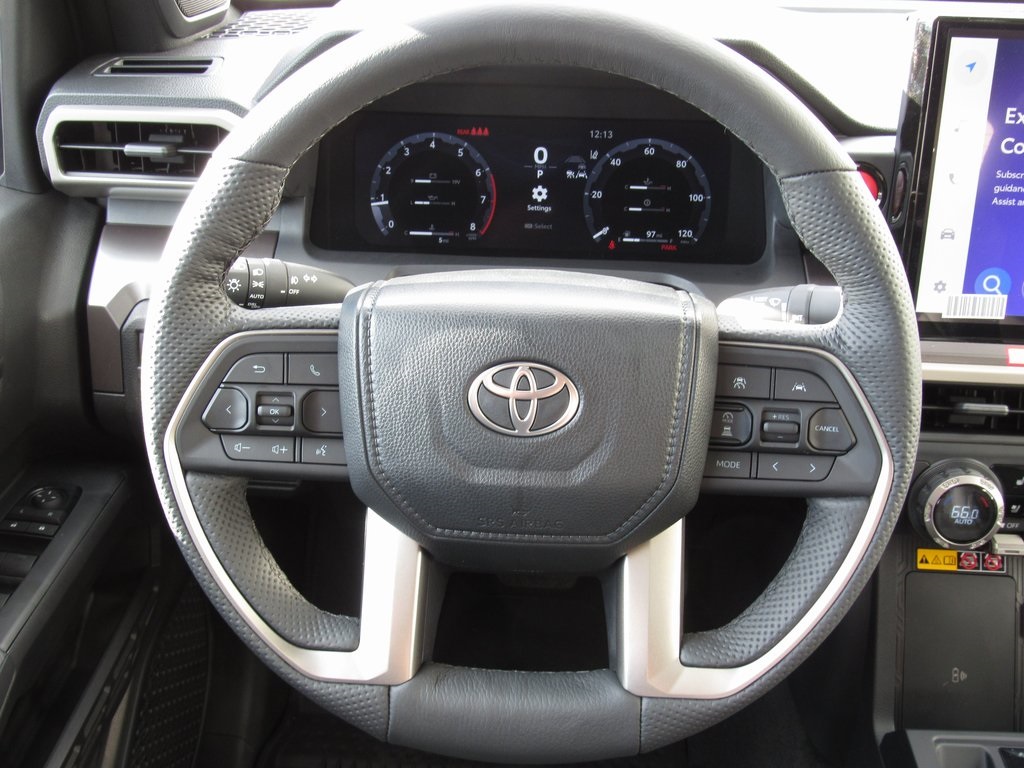 Vehicle image 26 of 40