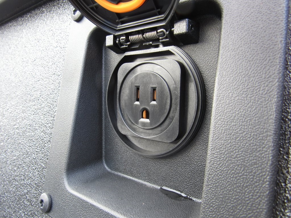 Vehicle image 10 of 40