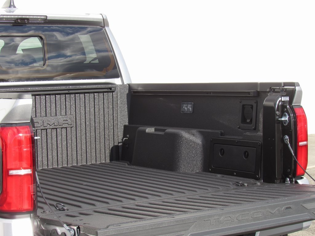 Vehicle image 9 of 40