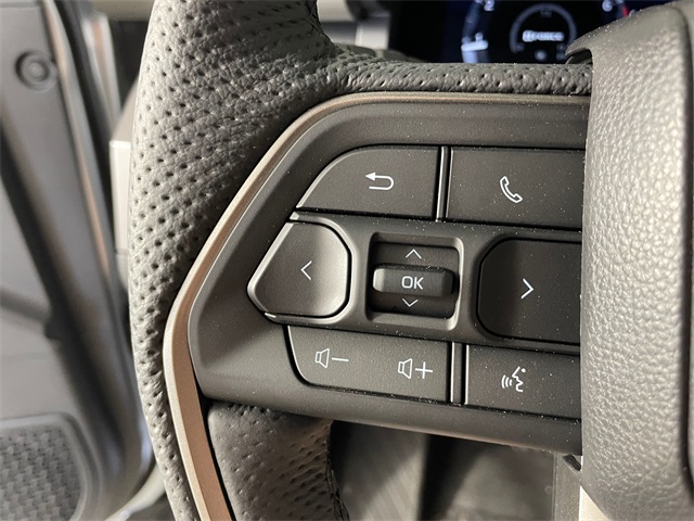 Vehicle image 16 of 27