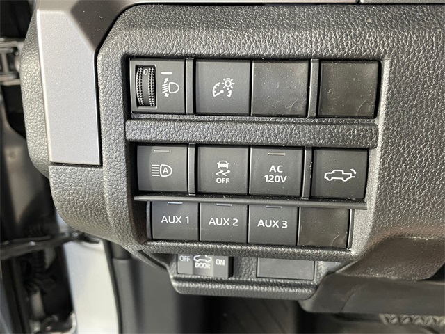 Vehicle image 19 of 27